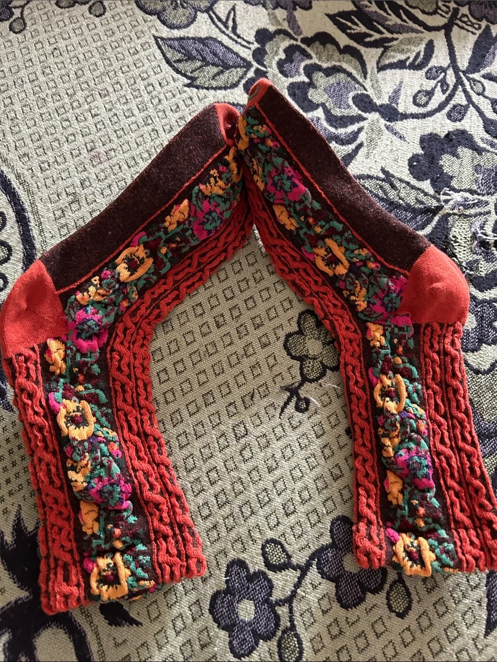 Red Floral Cable-Knit Crew Socks - Unbranded